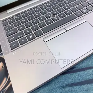New Laptop HP ZBook Firefly G8 16GB Intel Core i7 SSD 512GB