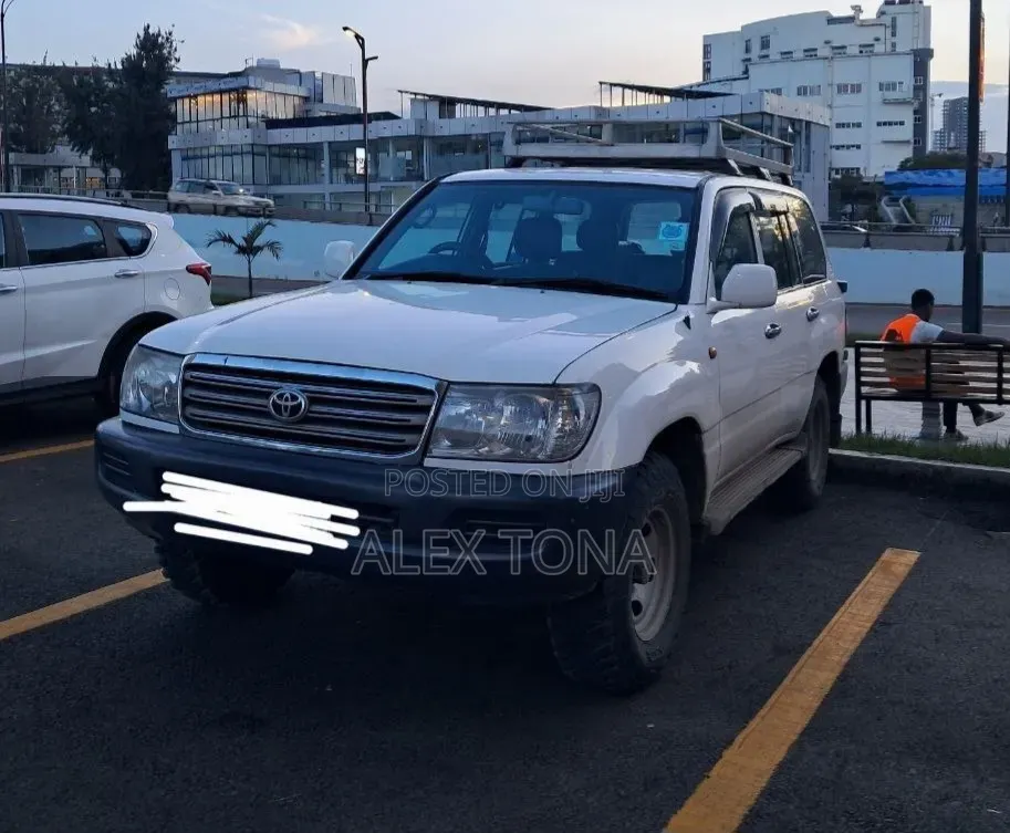 Toyota Land Cruiser 2007 White