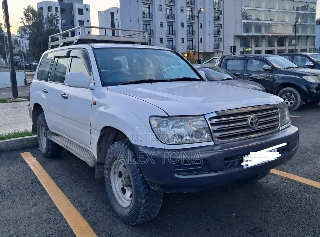 Toyota Land Cruiser 2007 White