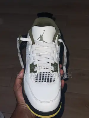 Air Jordan 4
