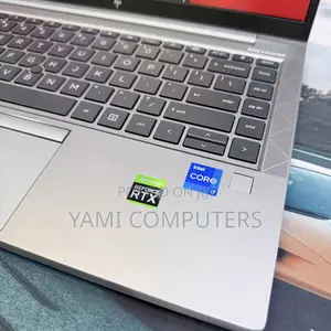 New Laptop HP ZBook Firefly G8 16GB Intel Core i7 SSD 512GB