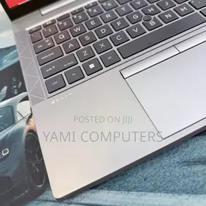New Laptop HP ZBook Firefly G8 16GB Intel Core i7 SSD 512GB
