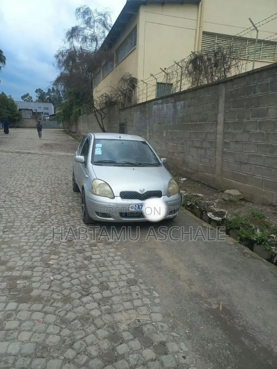 Toyota Vitz 2002 Silver