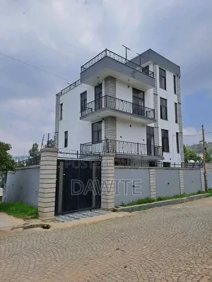 Furnished 8bdrm House in Bole for sale