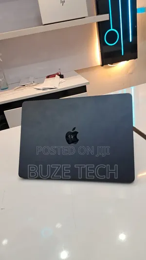New Laptop Apple MacBook Air 2022 M2 16GB Apple M2 SSD 512GB