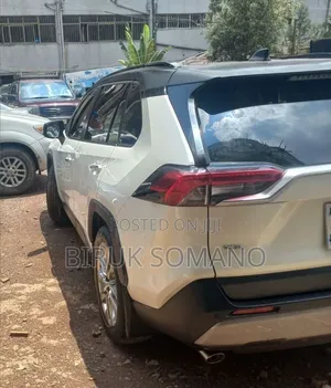 Toyota RAV4 2020 Off white