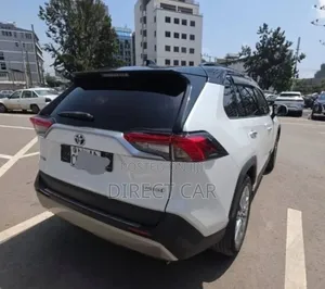 Toyota RAV4 2023 White