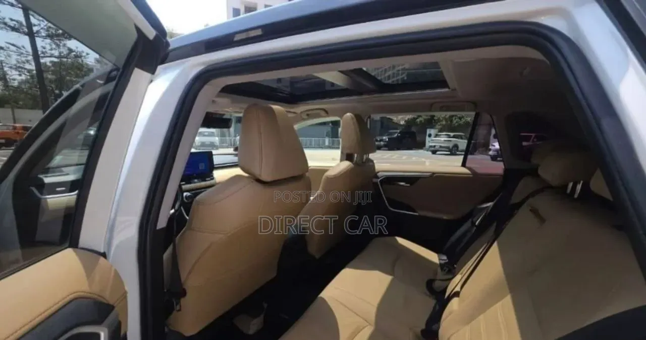 Toyota RAV4 2023 White