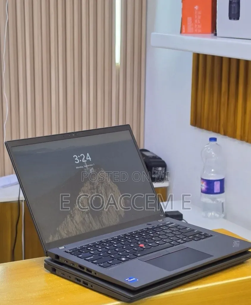 New Laptop Lenovo 16GB Intel Core i7 SSD 512GB
