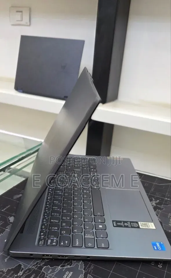 New Laptop Lenovo 8GB Intel Core i5 SSD 512GB
