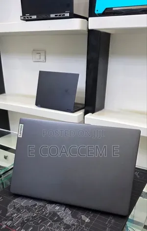 New Laptop Lenovo 8GB Intel Core i5 SSD 512GB