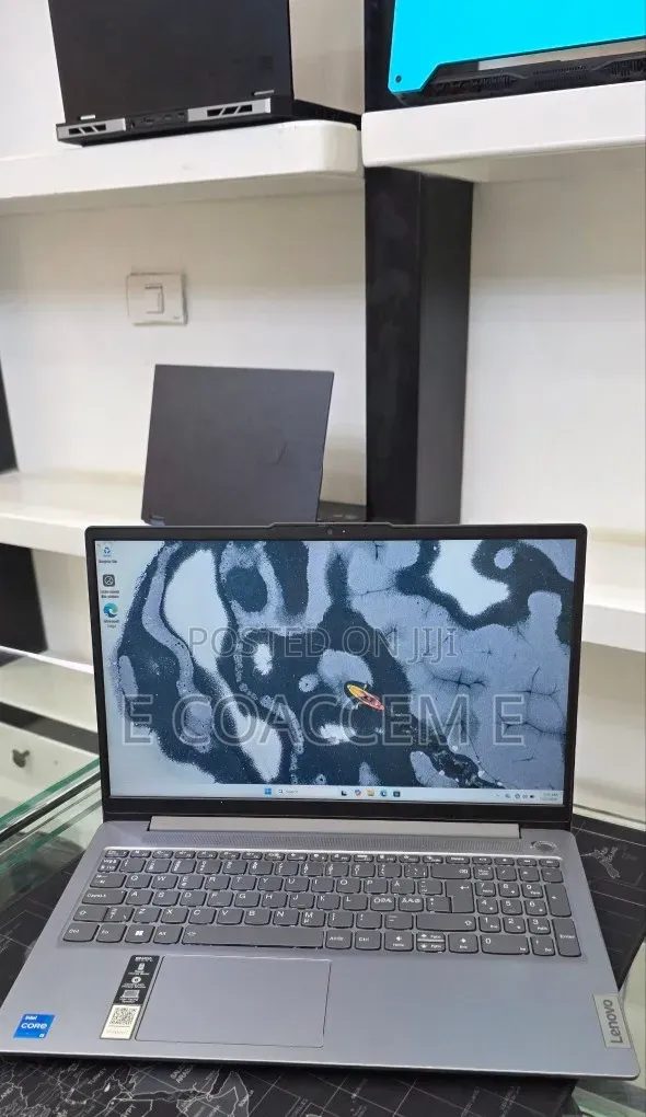 New Laptop Lenovo 8GB Intel Core i5 SSD 512GB
