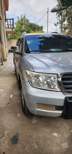 Toyota Land Cruiser 2010 Silver