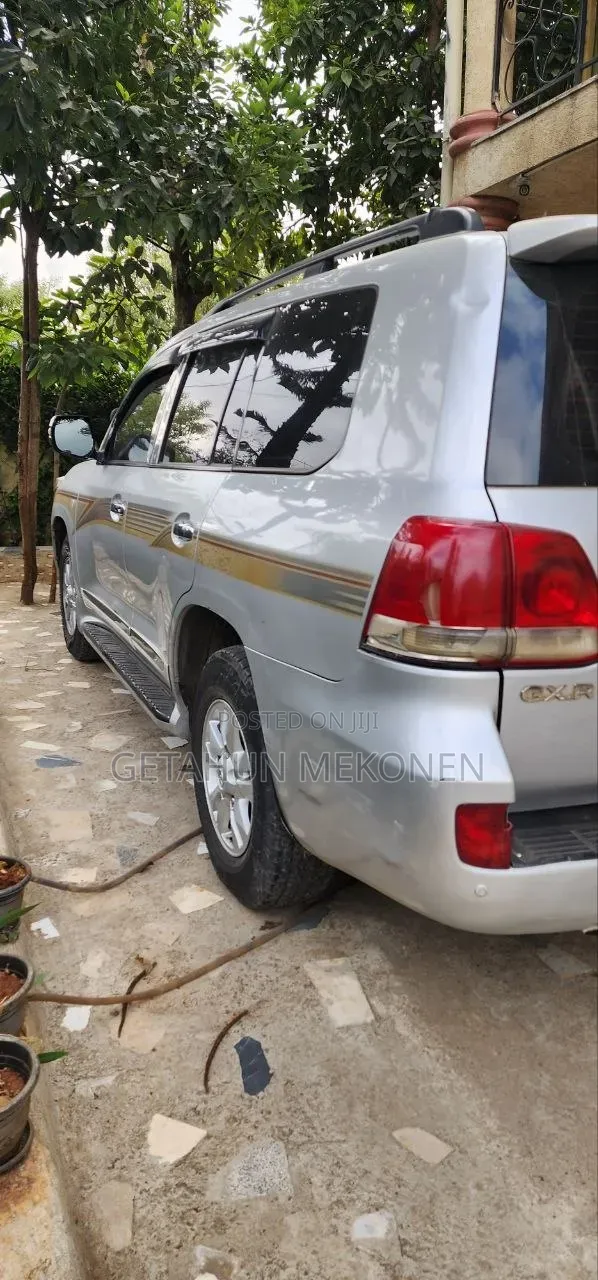 Toyota Land Cruiser 2010 Silver