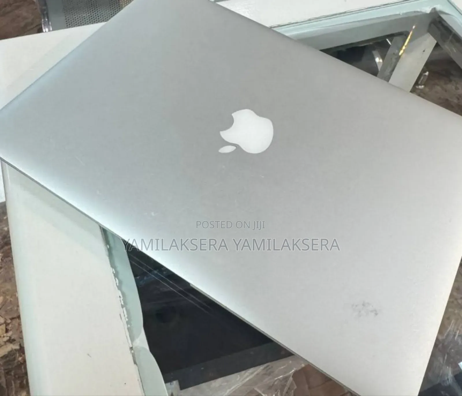 New Laptop Apple MacBook Air 2013 4GB Intel Core i5 SSD 128GB