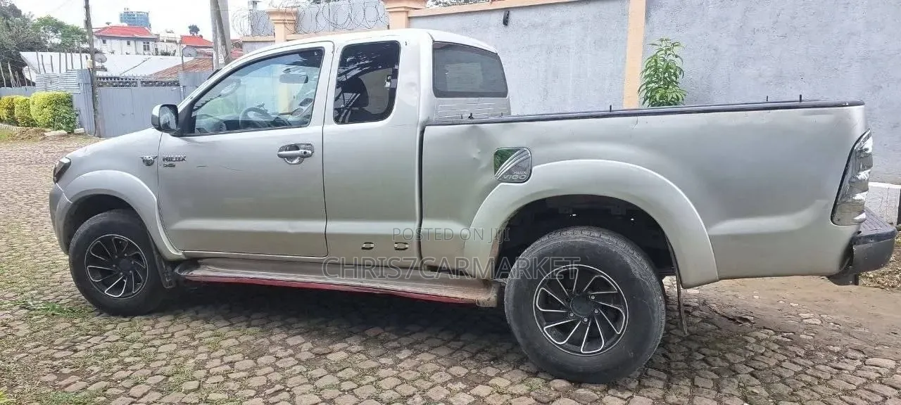 Toyota Hilux 2.5 D-4D 2008 Silver
