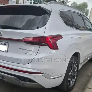 Hyundai Santa Fe 2023 White