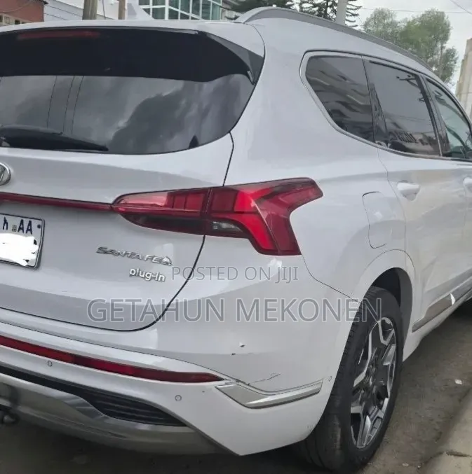 Hyundai Santa Fe 2023 White