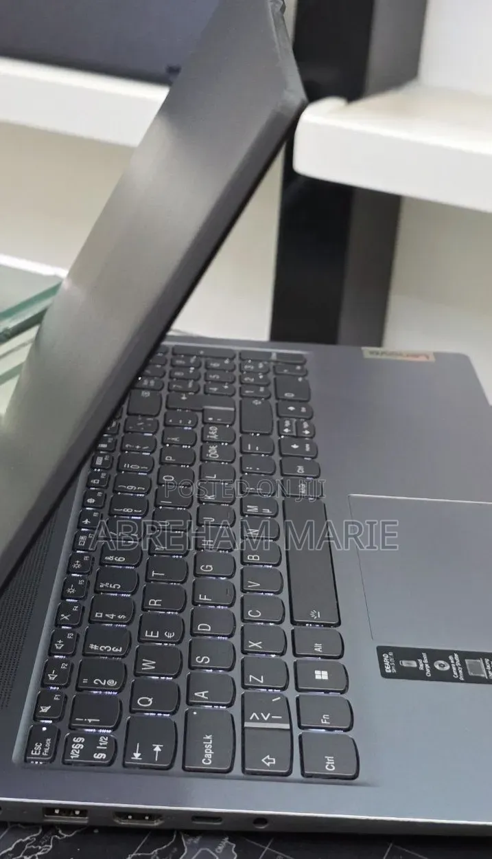 New Laptop Lenovo Ideapad 3 16GB Intel Core i5 SSD 512GB