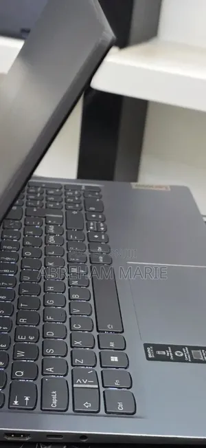 New Laptop Lenovo Ideapad 3 16GB Intel Core i5 SSD 512GB