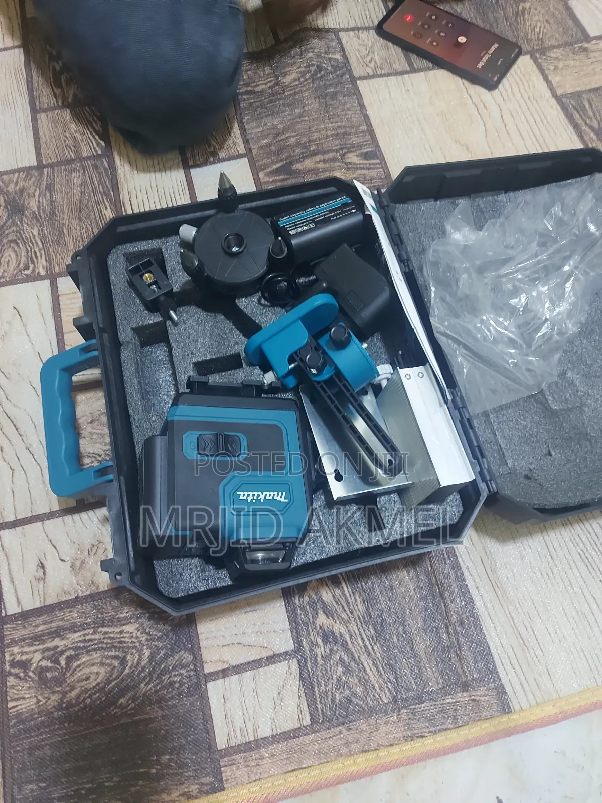 Makita 360 Laser Level 2batter