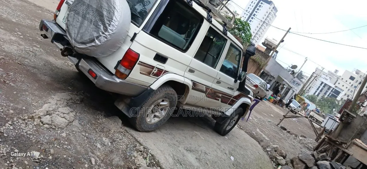 Toyota Land Cruiser 4.0 V6 EXR 2019 White