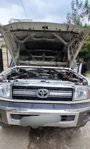 Toyota Land Cruiser 4.0 V6 EXR 2019 White