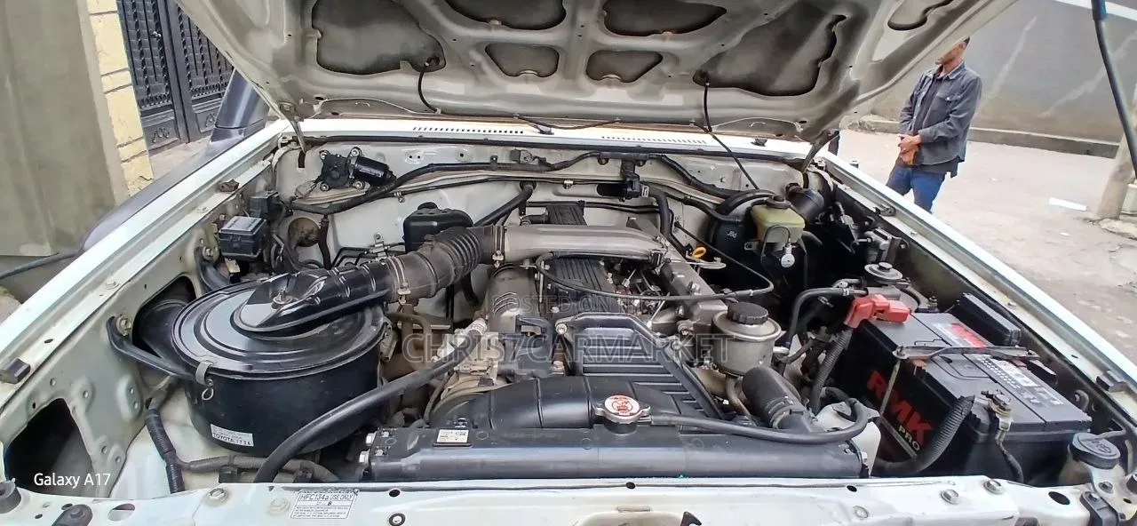 Toyota Land Cruiser 4.0 V6 EXR 2019 White