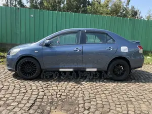 Toyota Belta 2007 Blue