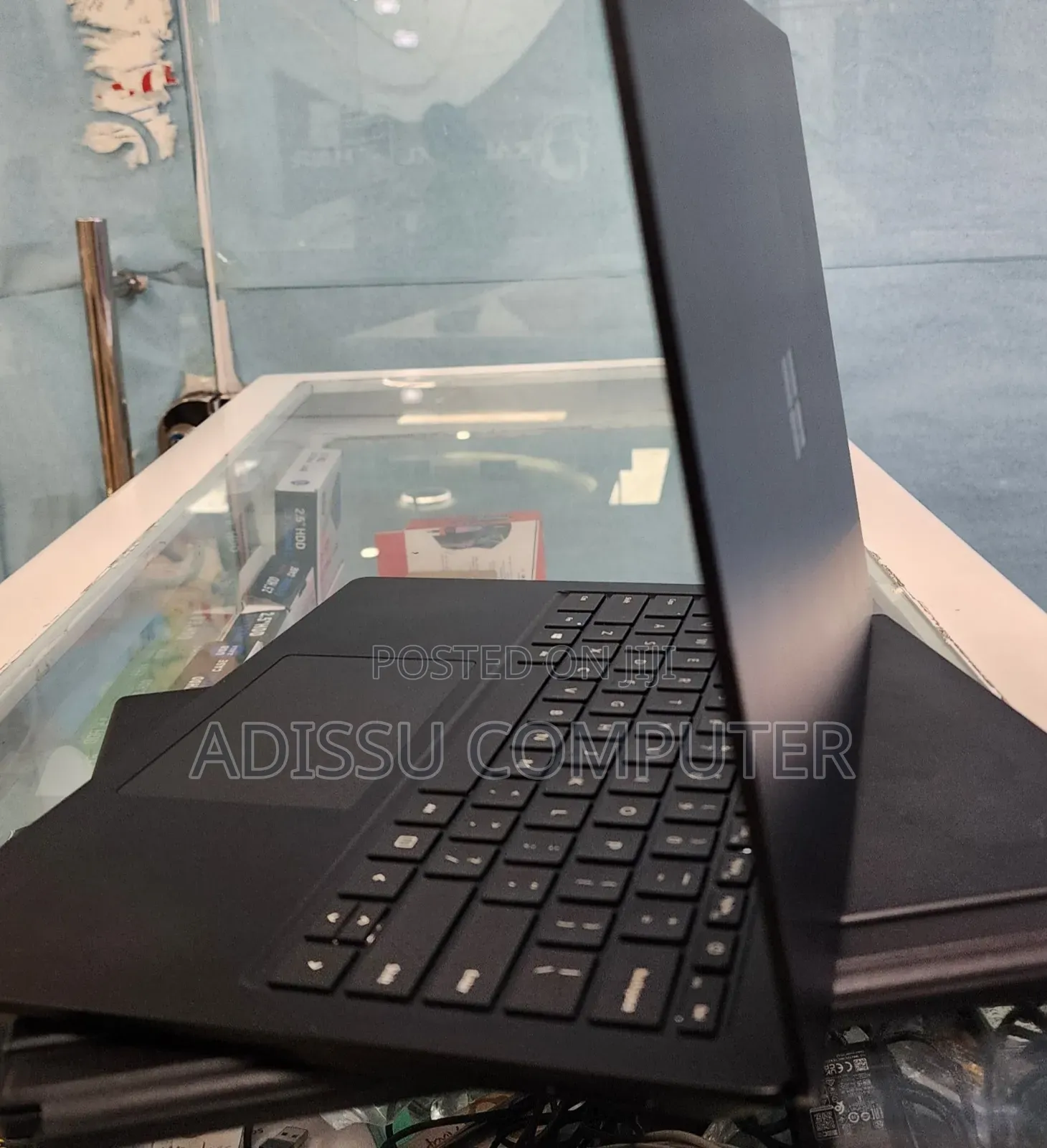 New Laptop Microsoft Surface 8GB Intel Core i5 SSD 256GB