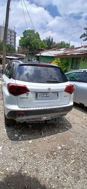 Suzuki Grand Vitara 2022 White