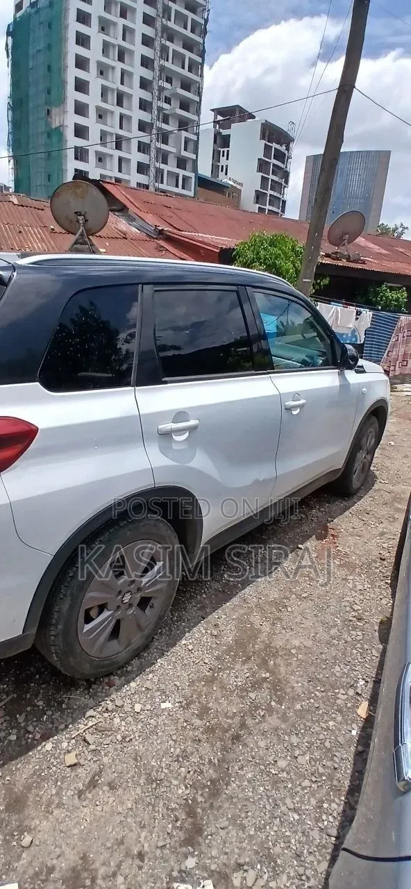 Suzuki Grand Vitara 2022 White