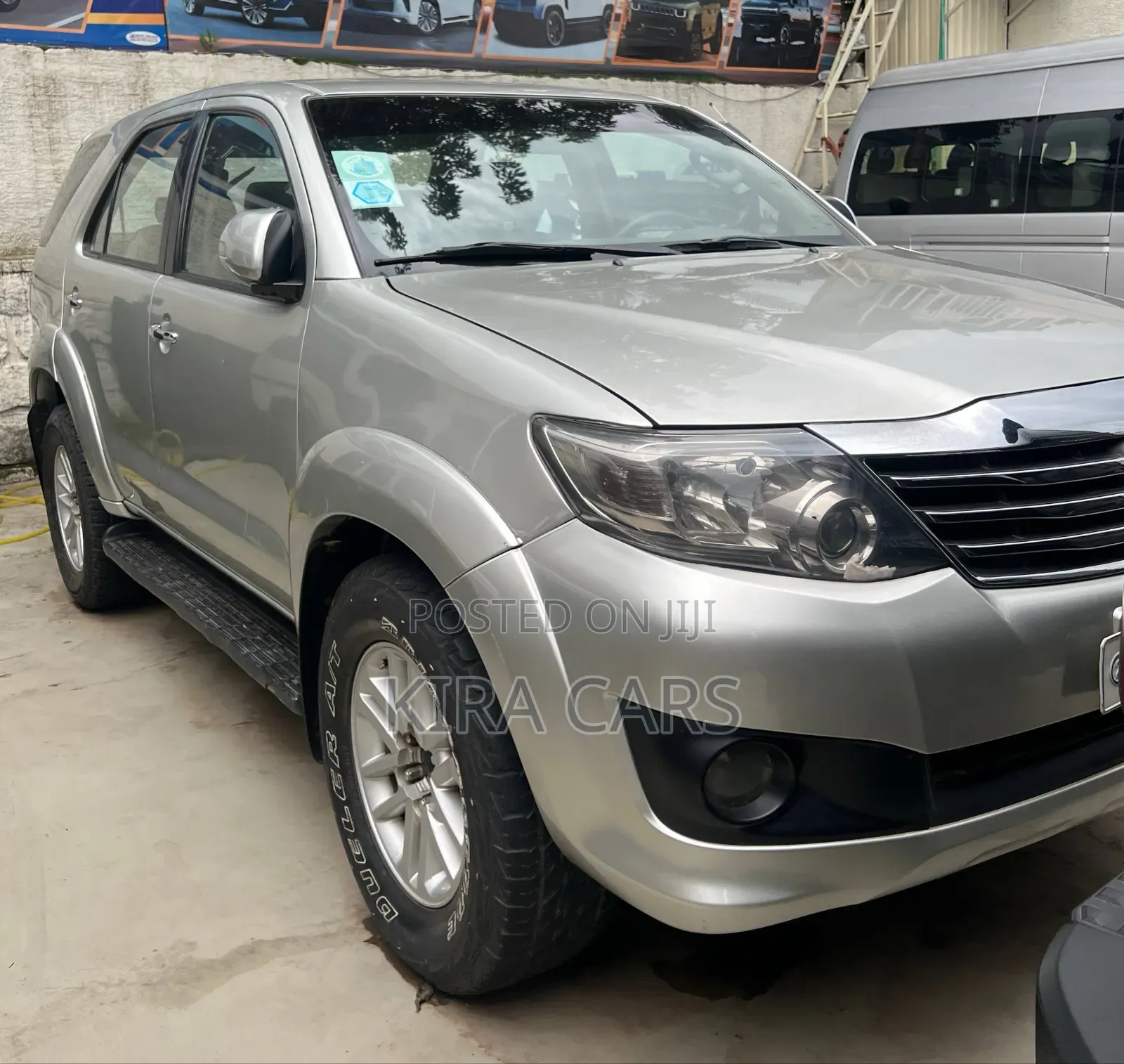 Toyota Fortuner 2012 Gold