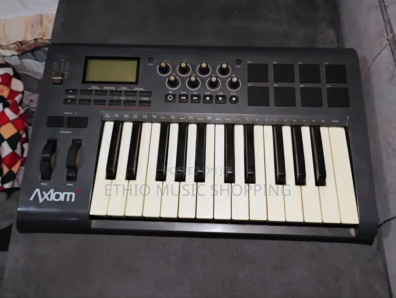 M Audio Axiom 25