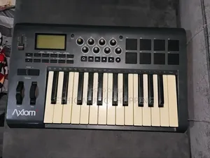 M Audio Axiom 25