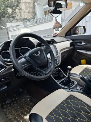 Wuling Hongguang S 2022 Brown