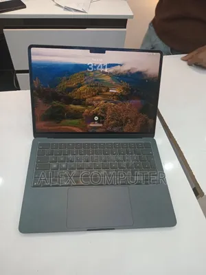 New Laptop Apple MacBook Air 2022 M2 16GB Apple M2 SSD 512GB