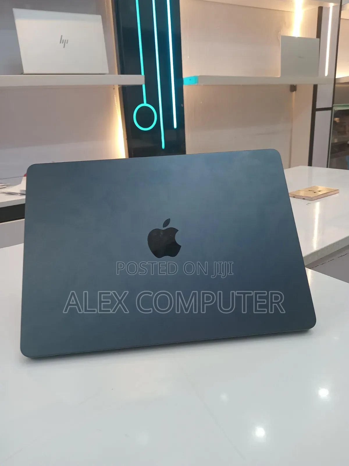 New Laptop Apple MacBook Air 2022 M2 16GB Apple M2 SSD 512GB