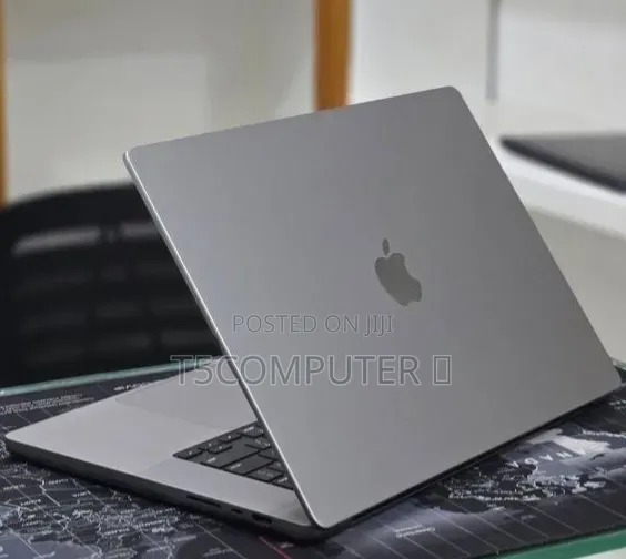 New Laptop Apple MacBook Pro 2022 M2 16GB Apple M2 SSD 512GB