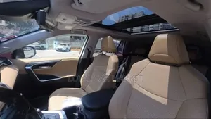 Toyota RAV4 2023 White
