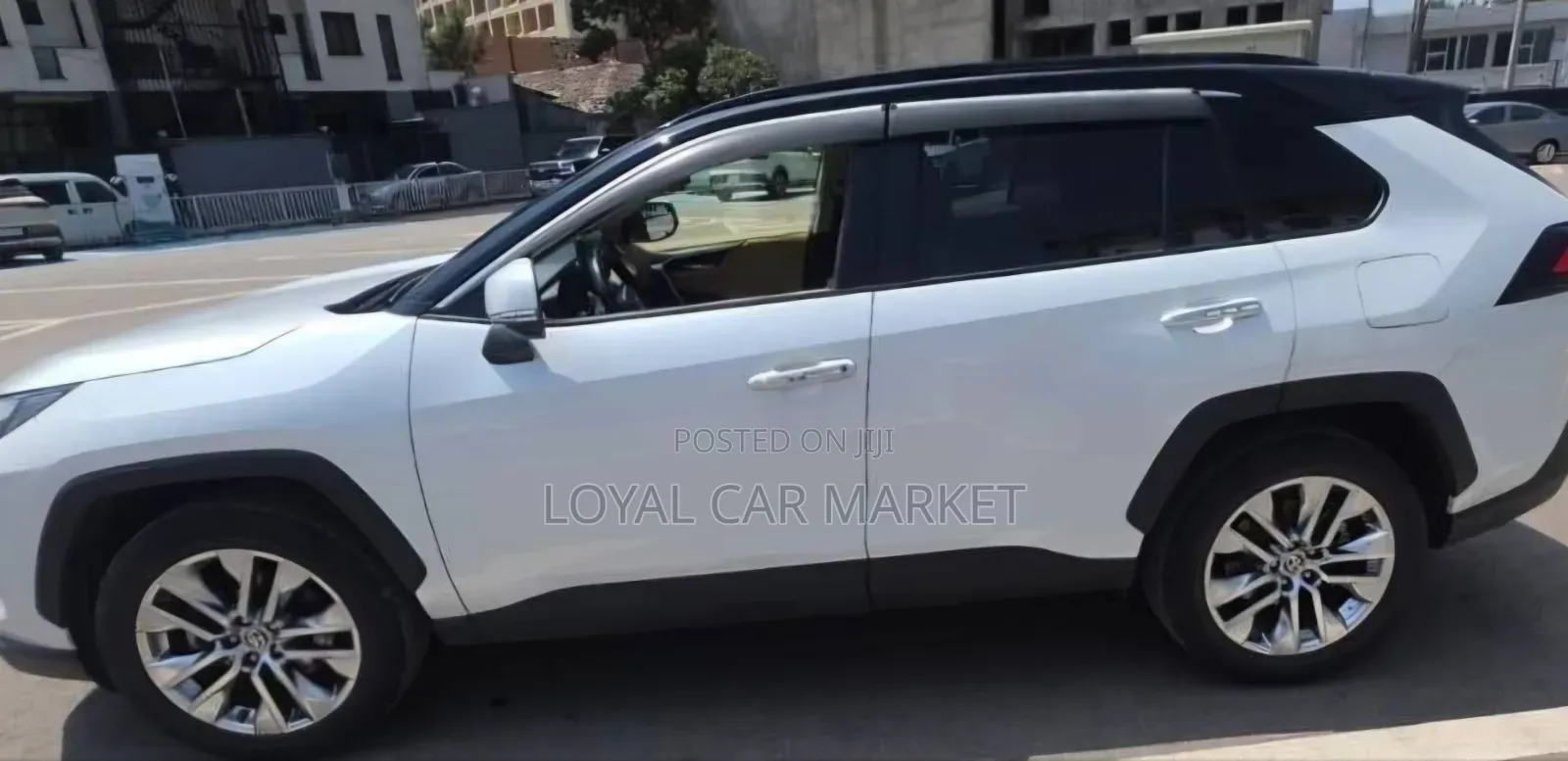 Toyota RAV4 2023 White