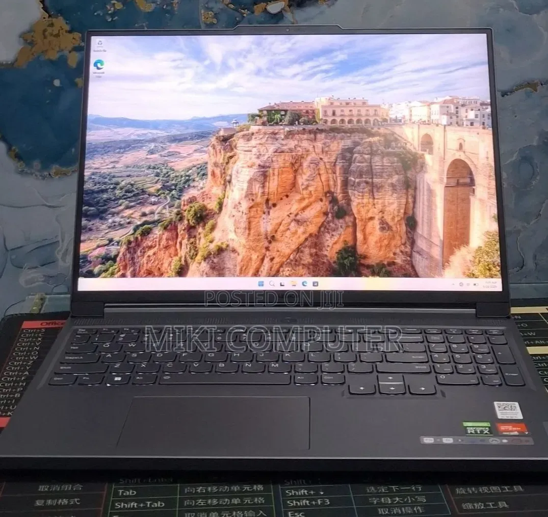 New Laptop Lenovo Legion 5 16GB AMD Ryzen 7 SSD 1T
