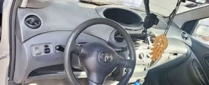 Toyota Vitz 2004 Silver