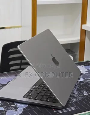 New Laptop Apple MacBook Pro 2023 M3 8GB Apple M3 SSD 512GB