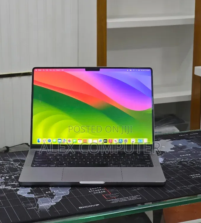 New Laptop Apple MacBook Pro 2023 M3 8GB Apple M3 SSD 512GB