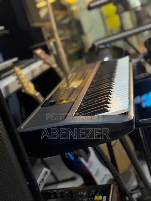 Yamaha PSR E383 Keyboard Piano