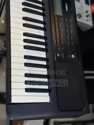 Yamaha PSR E383 Keyboard Piano