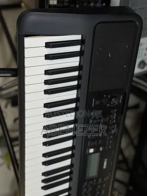 Yamaha PSR E383 Keyboard Piano