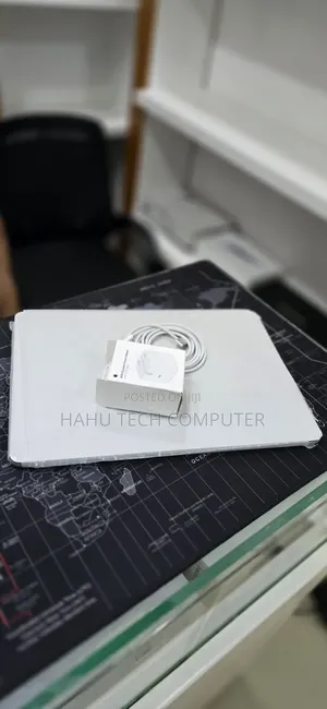 New Laptop Apple MacBook Air 2026 M5 16GB Apple M5 SSD 512GB