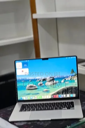 New Laptop Apple MacBook 16GB Apple M5 SSD 512GB